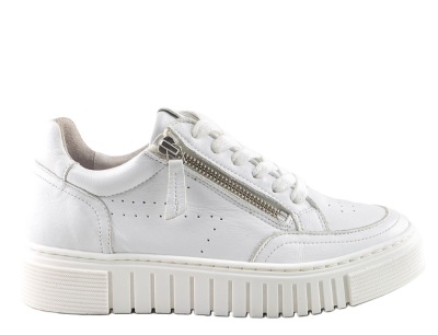 AQa Sneakers